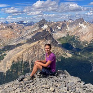 Meet your Posher, Elise